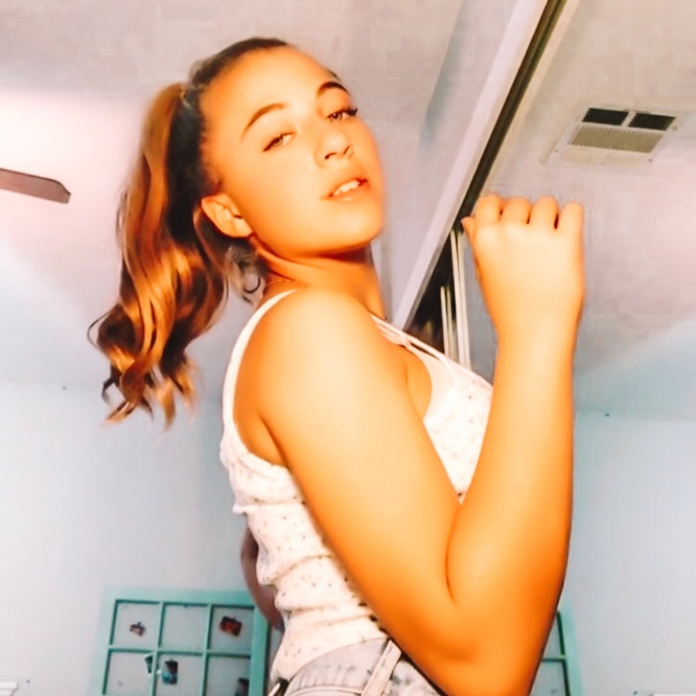 Meet your Posher, Hailey